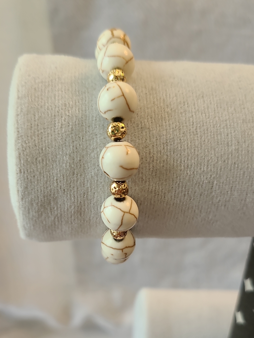Hand Crafted Howlite Bead Bracelet